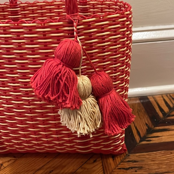 Plastic Woven Beach Bag with Large Tassels - Picture 5 of 5